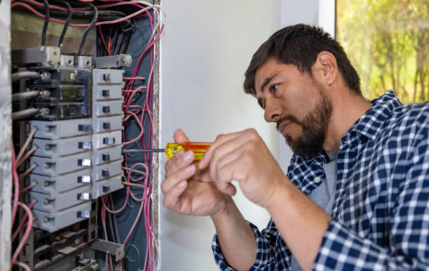 Best Licensed Electrician  in Newtown, OH